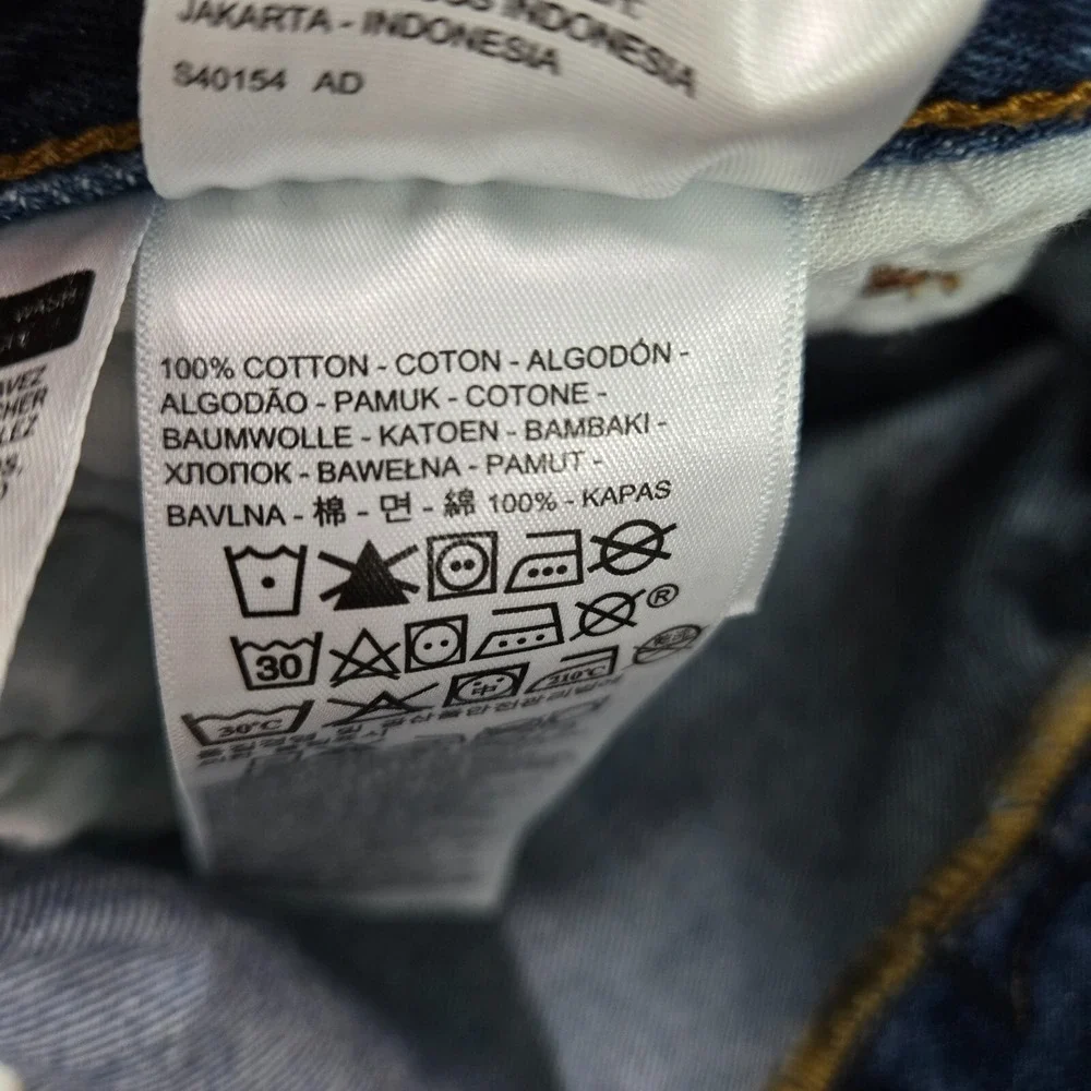 Levis *please carefully